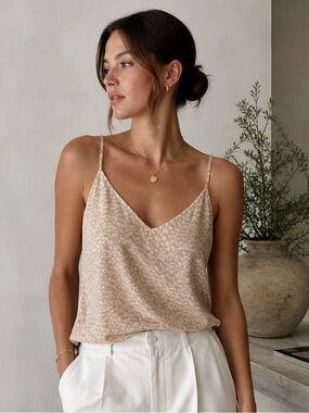 Wilfred Aritzia 100% Silk Cami XS Blush Beige Minimalist Tank Top